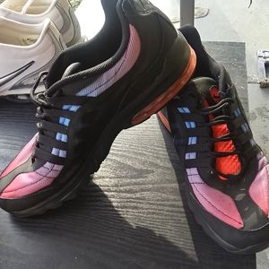 Womenz Nike VGR size 12